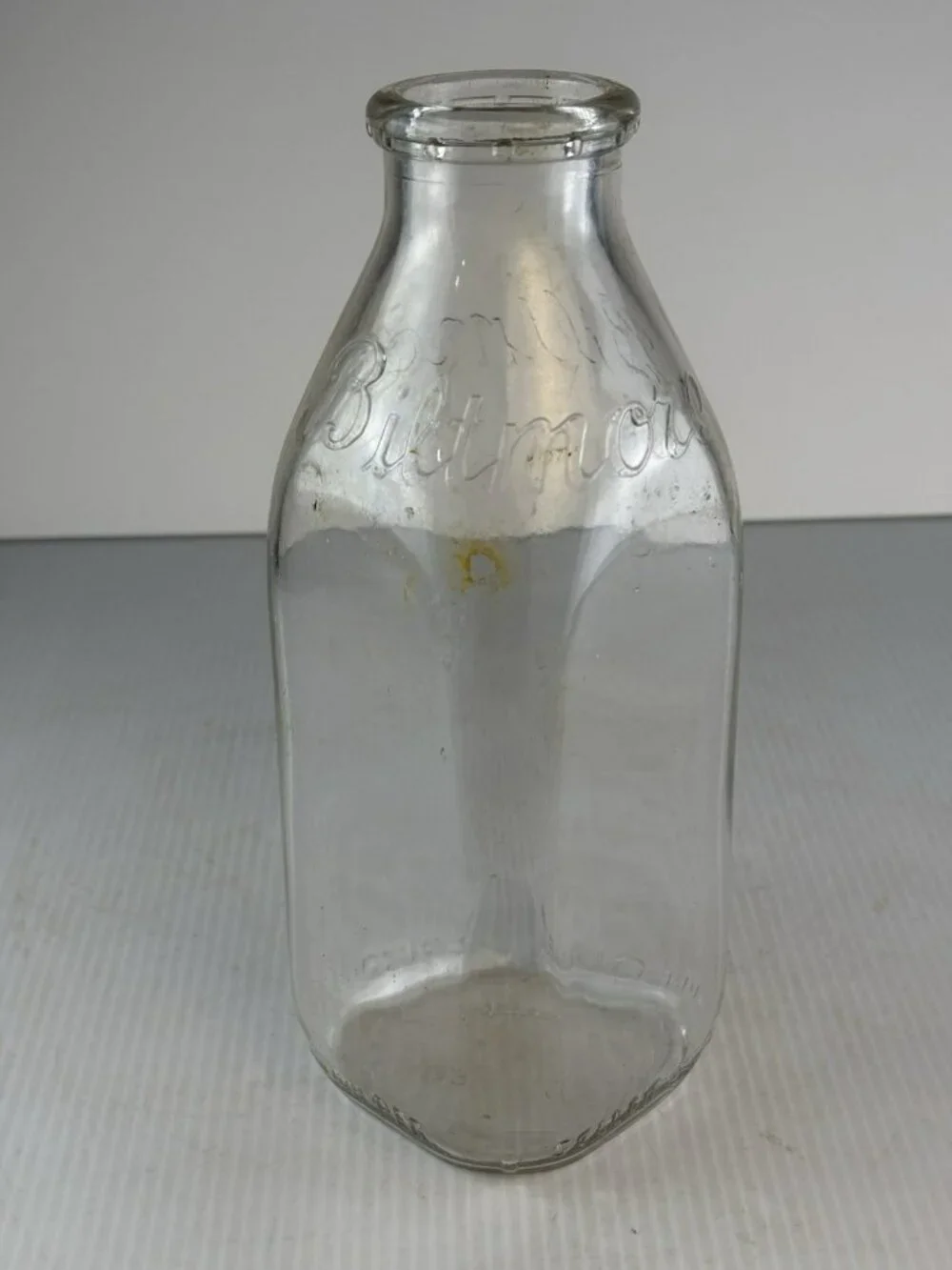 Vintage Shoulder Script Embossed Biltmore Dairy Farms Quart Bottle-Duraglas